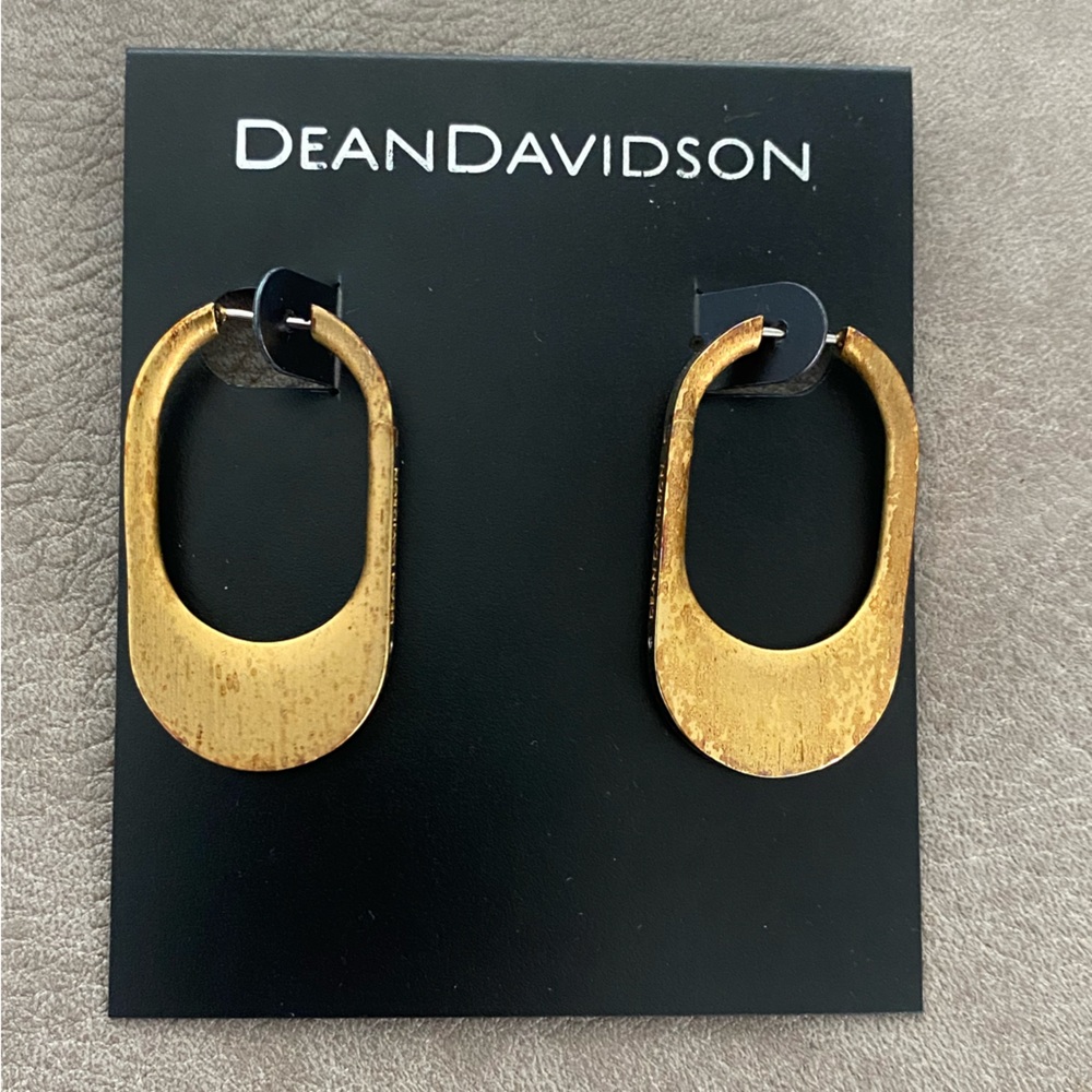 Dean Davidson Crosby Huggie Hoop
Earrings 18k Plated Yellow Gold